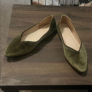Elegant Olive Green Women's Flats